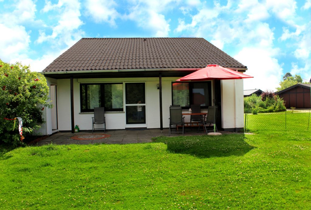 strandnahes ferienhaus mit garten